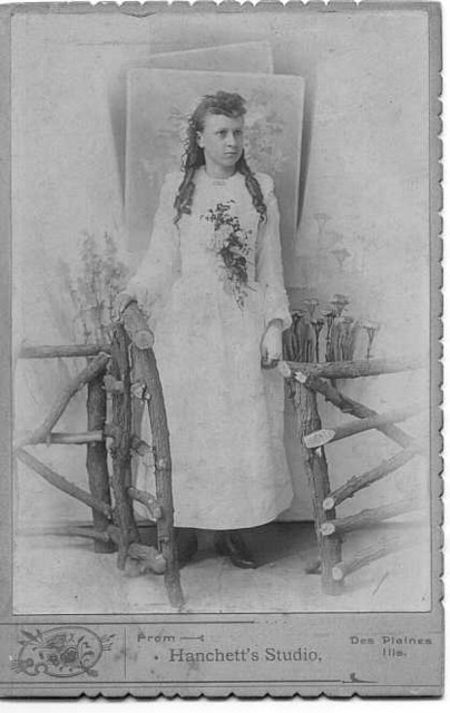 Bertha Wischsdadt Dunteman (1869-1951) as a young girl, date unknown.