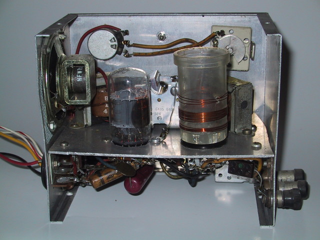 Rear view of the 6AF11 all-wave receiver.