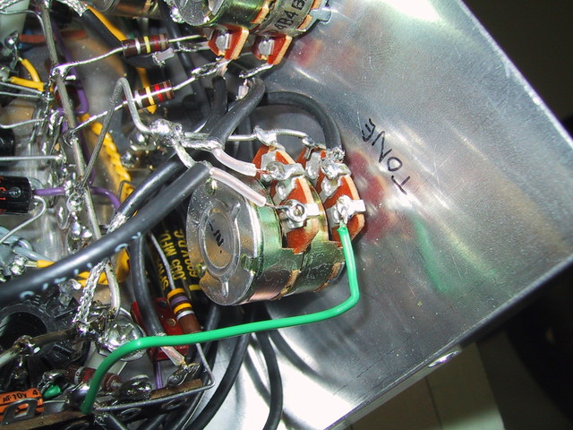 10/2005: Closeup of that *#%@! tone control on the 6T9 stereo amp. It gave me fits, mostly due to touchy cap values and heat-sensitive miniature coax runs.