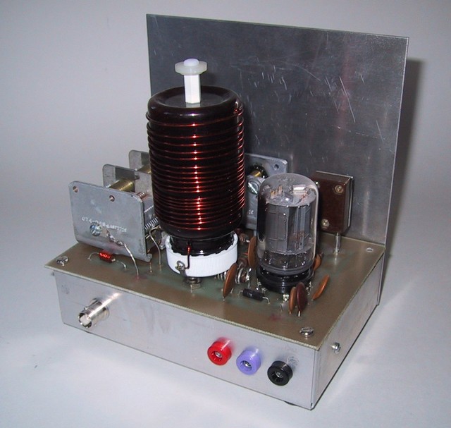 1/2000: This is the Tinderbox, a 7-watt CW transmitter based on a single 6T9 Compactron tube.
